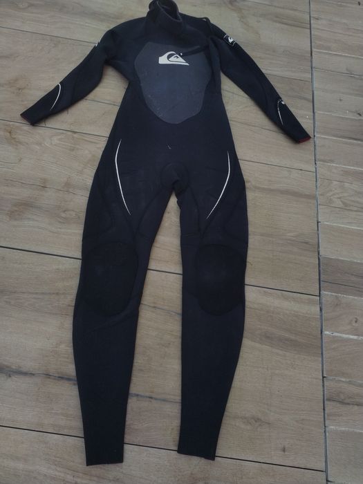 Fato de surf quicksilver L muito bom