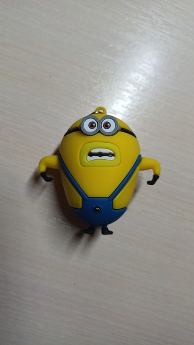 Обміняю брелок з міньйоном з Bob snail