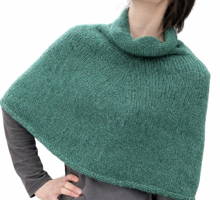 Otulające poncho, wydziergane na drutach z naturalnej wełny merynosów i alpaki, S/M