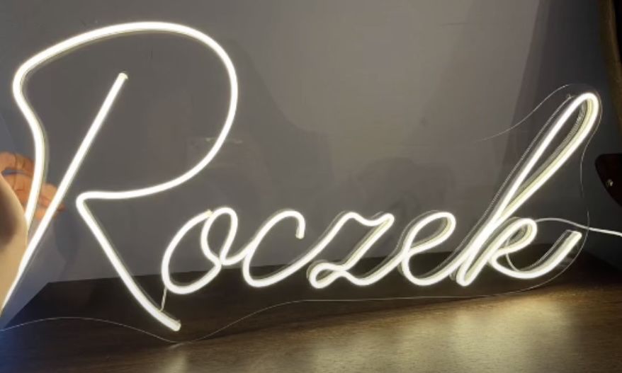 panele cekinowe,podtalerze, cyfry led , motyle led