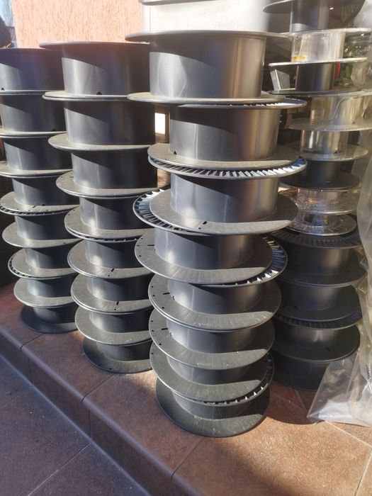 Puste szpule po filamencie