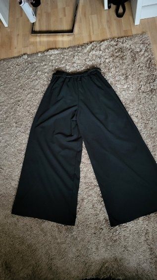 Spodnie szerokie z paskiem