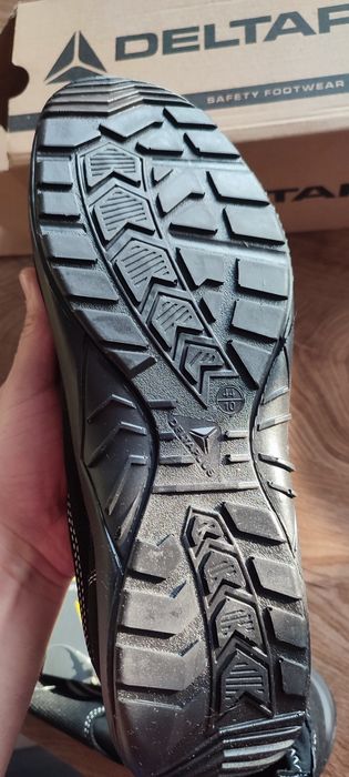 Półbuty BHP deltaplus r44 z blachą buty ochronne