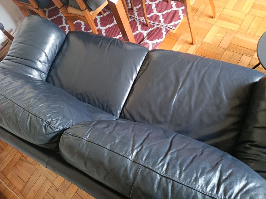 Vendo Sofá   100% Pele Bom estado