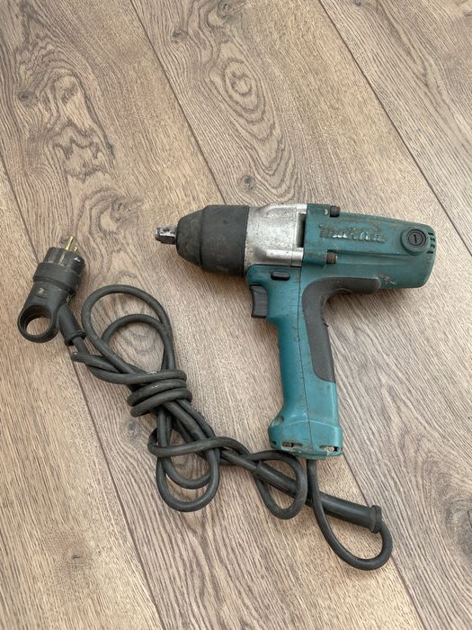 Ударний гайковерт Makita