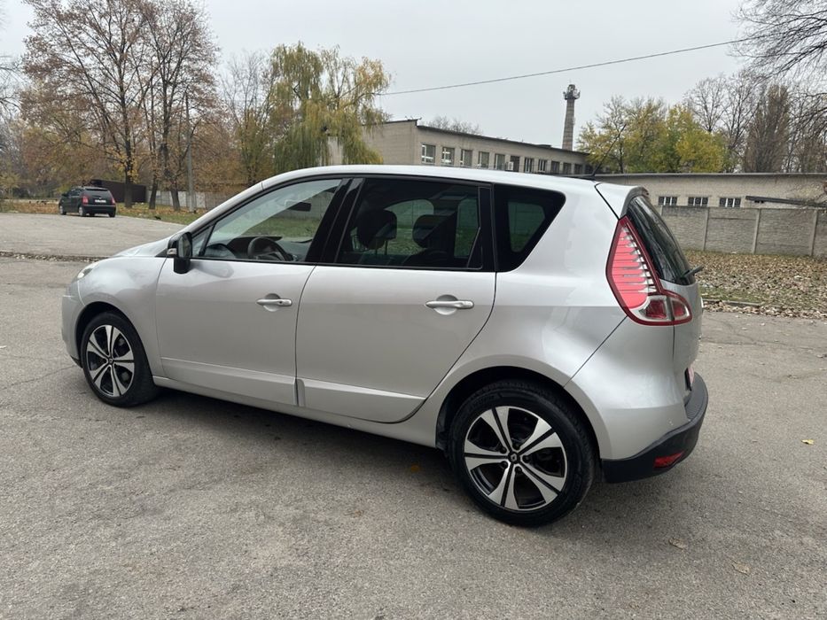 Авто рено сценик 2011. 1.6 дизель