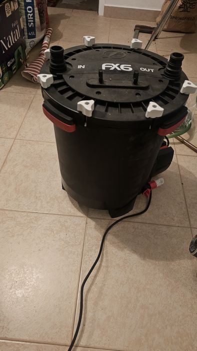 Filtro Fluval FX6, fabricado em Itália pela Askoll.