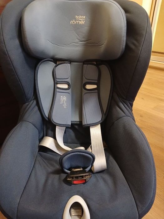 Продам автокрісло Britax Romer King 2