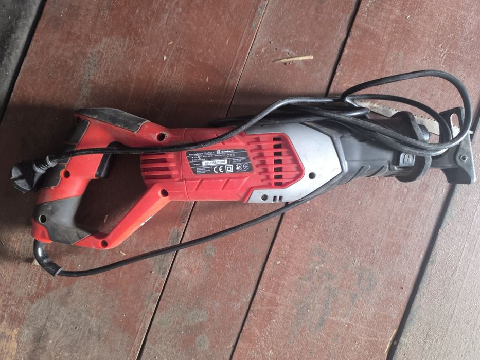 Шабельна пила Einhell TC-AP 650 
Цей інструмент призначений для різ