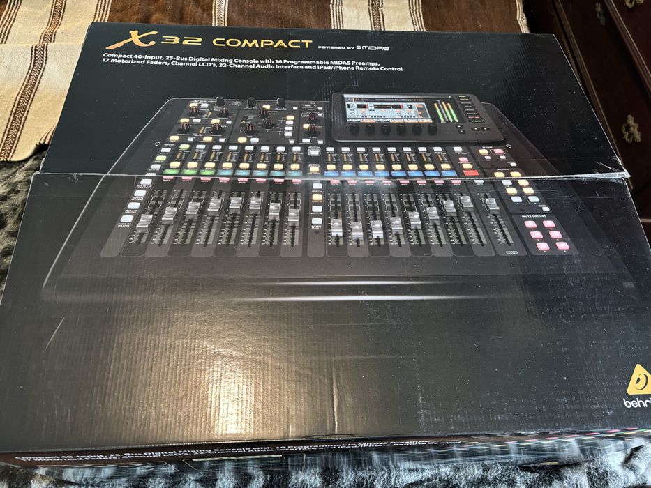 Mesa som Behringer X32 Compact