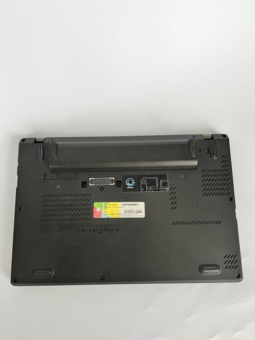 Lenovo thinkpad x250 i5-5200u 8ram 12.5inch
