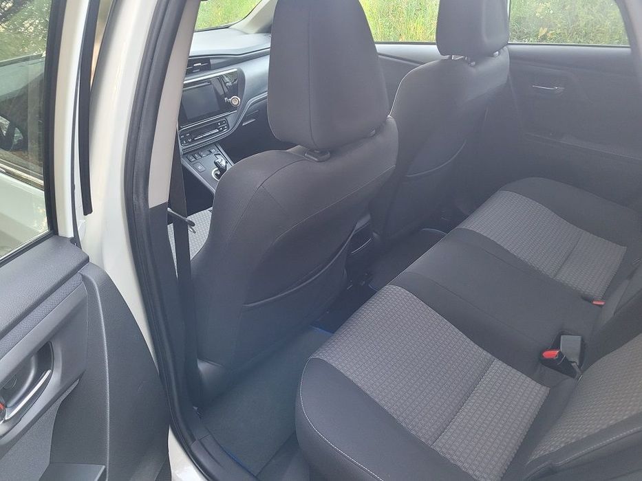 Toyota Auris REZERWACJA! 1.8 Hybryda 195 tys km