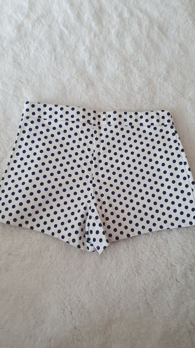 Conjunto calção-saia da Mayoral mais t-shirt - menina 6 anos