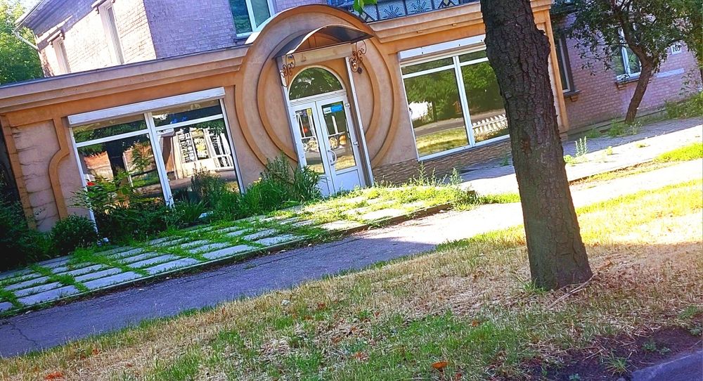 Пропонується до продажу, комерційне приміщення, вільного призначення.