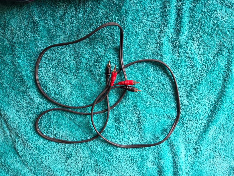 Kabel audio 2x RCA - 2x RCA (Cinch) - czarno-czerwony 180 cm