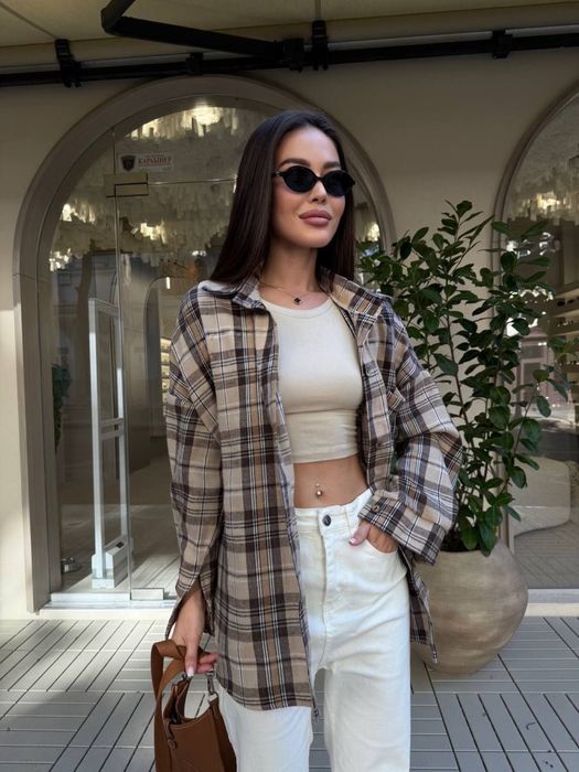 Жіноча сорочка в клітинку