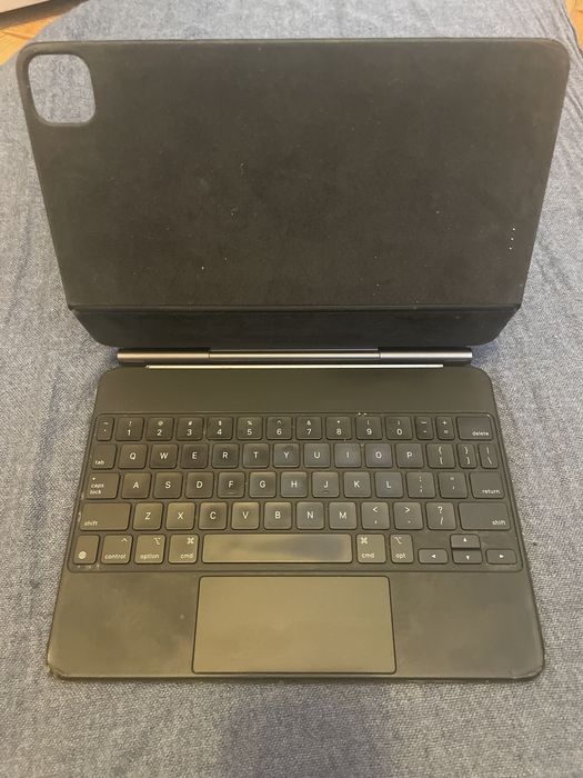 Ipad stand & keyboard / Suporte para iPad e teclado