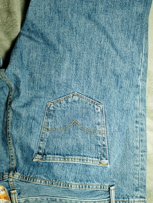 Джинси Levi's нові