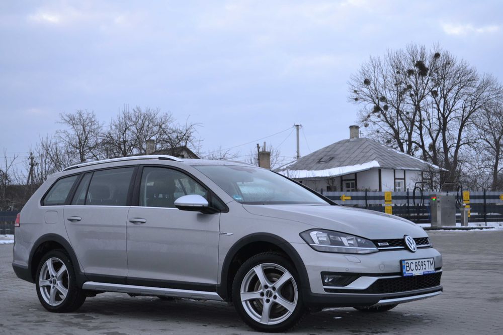 Фольксваген гольф 7 АЛЬТРАК мотіон повний  привід