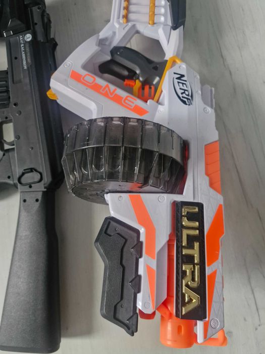 Zestaw pistoletow NERF i AK47 i inny