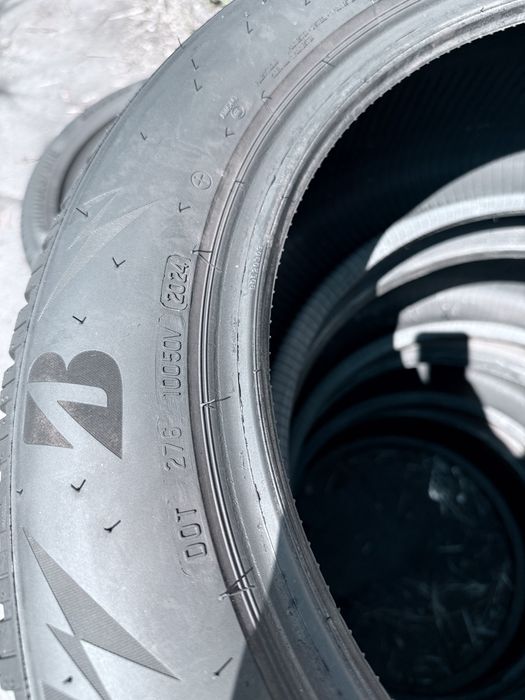255 50 19 Bridgestone LM005 85% 2024 Шини Зима