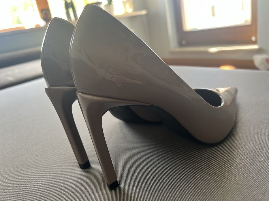 Szpilki Zara nude beżowe rozmiar 38, Nowe piękne