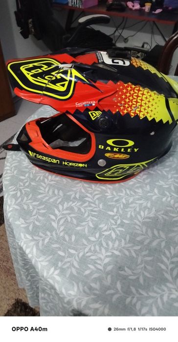 Capacete cross usado