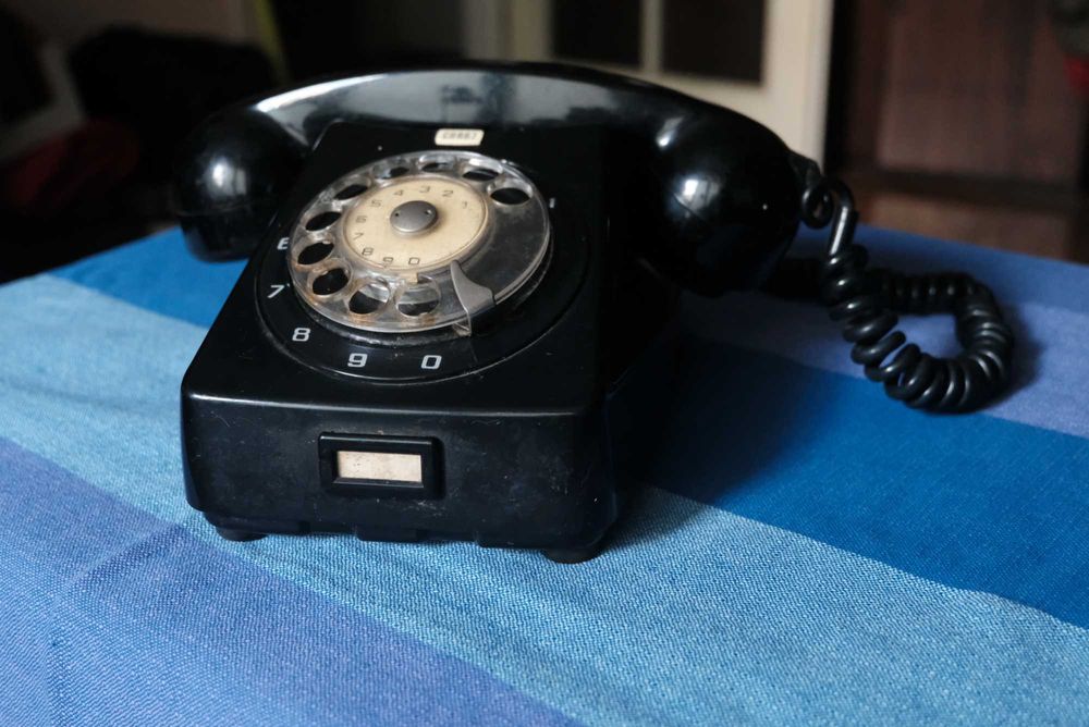 sprzedam telefon  retro