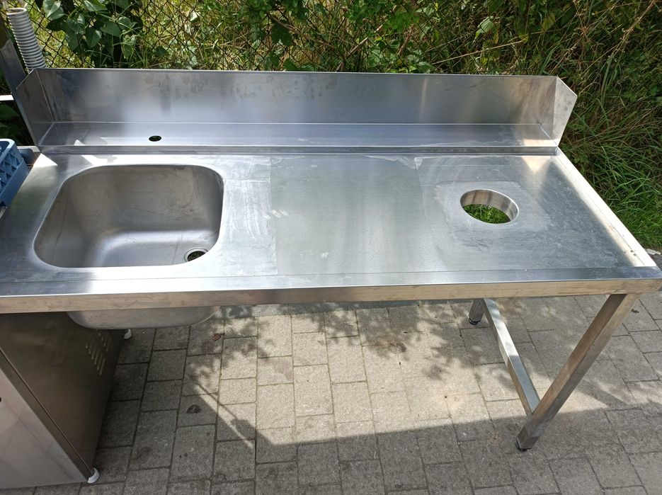 stół podawczy do zmywarki kapturowej