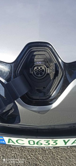 Автомобіль Рено зоє