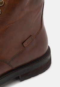 Trzewiki brązowe sznurowane Levi's 39