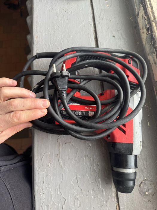 Перфоратор Milwaukee PLH 28 E. 800Ват.  4.1 Дж.