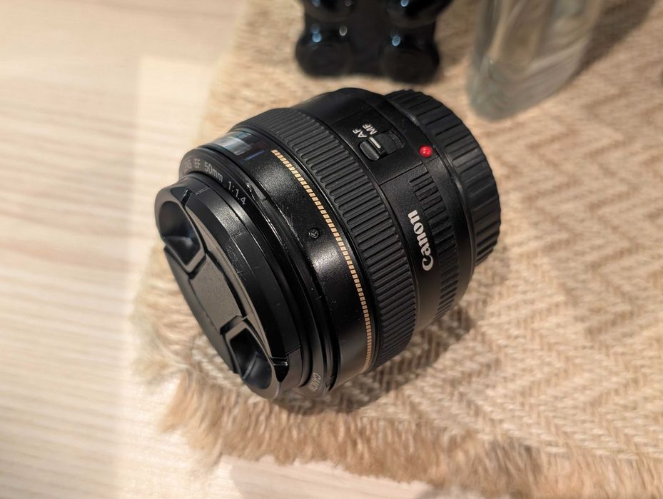 Об'єктив Canon EF 50mm 1.4