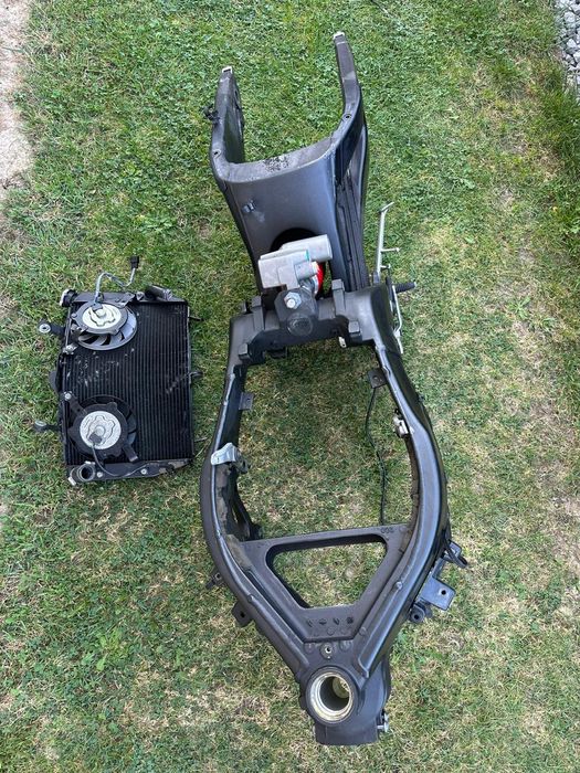 Rama z dokumentami yamaha r6 rj11, części