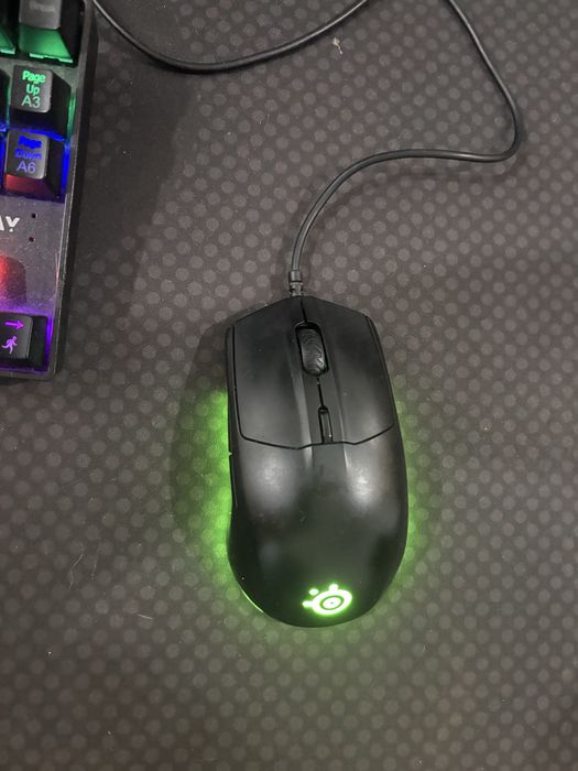 Playstation 4 com 2 comandos +teclado e rato