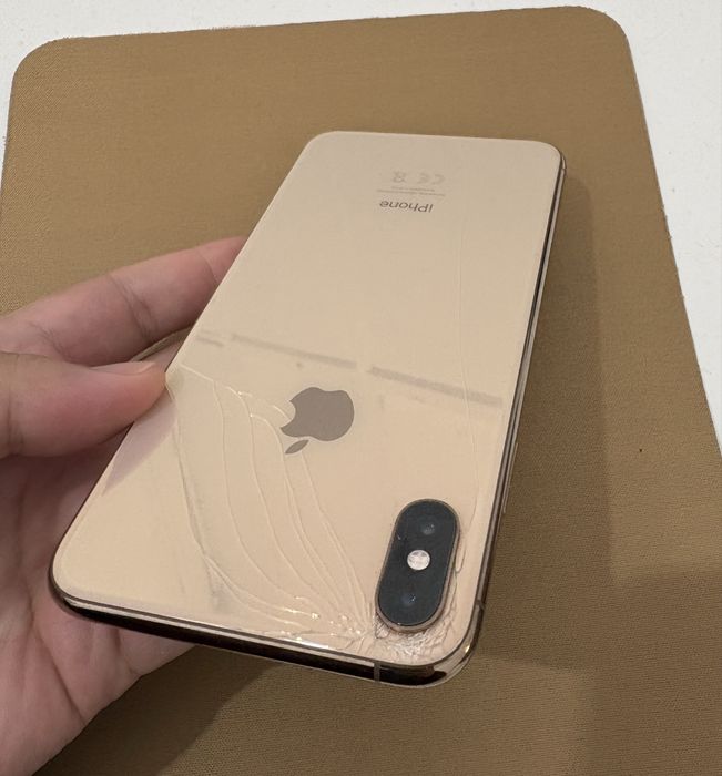 Iphone xs plus gold