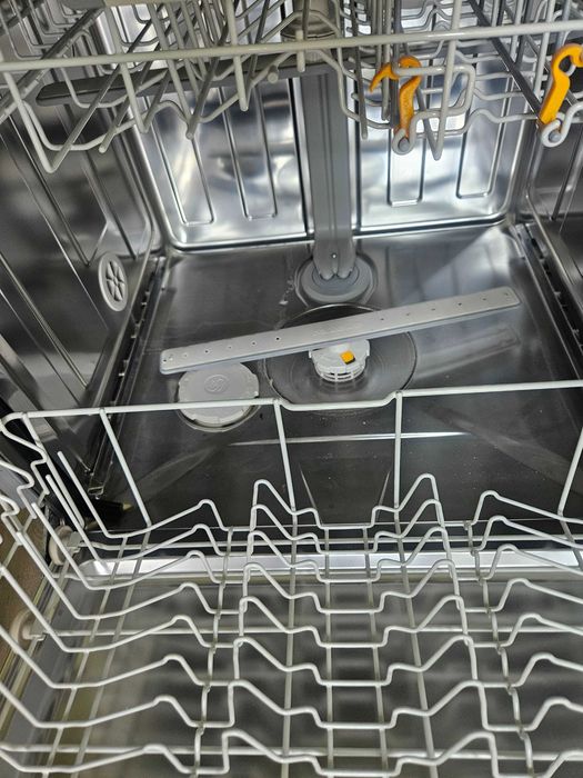 Посудомийна машина MIELE