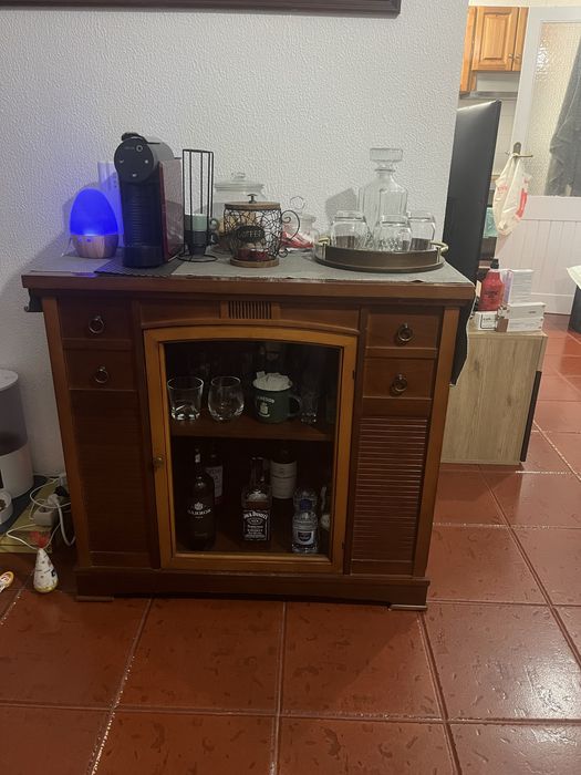 Movél TV/Bar com Arrumação Lateral