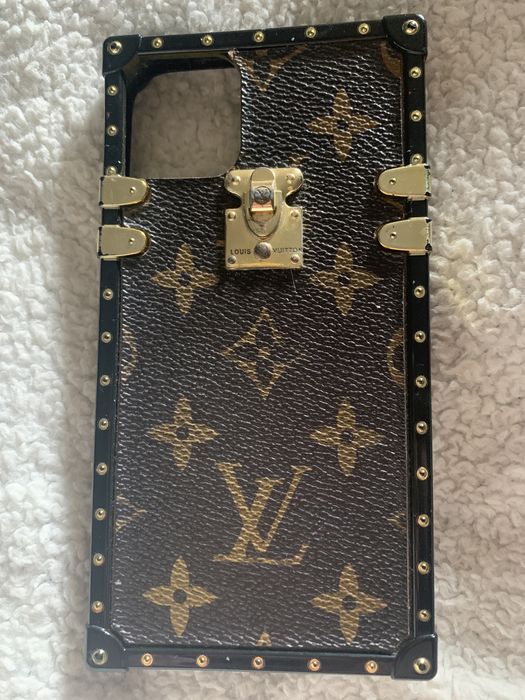 Чехол на IPhone 11