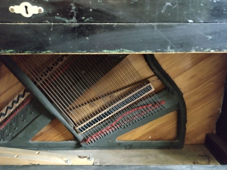 Продається пианино Кузбасс