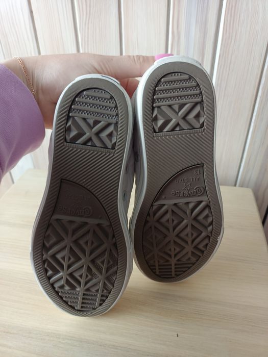 Białe Converse dziewczęce 31