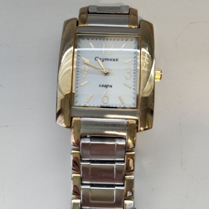 Кварцовий годинник Спутник