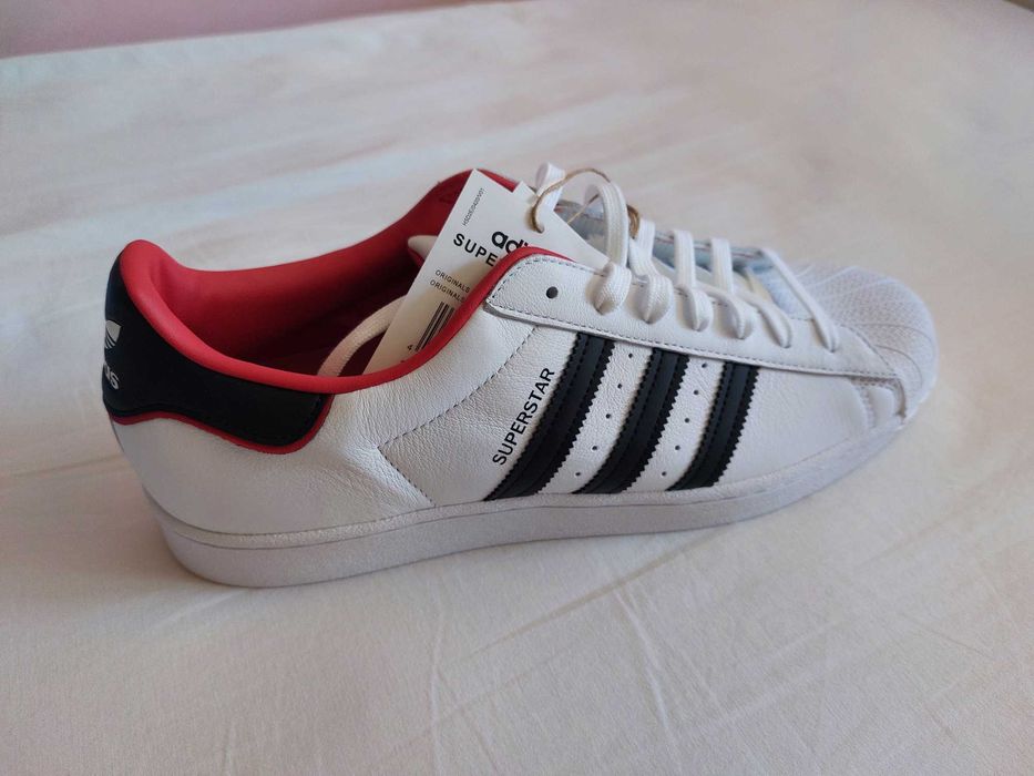 Tenis Adidas Superstar novos 45