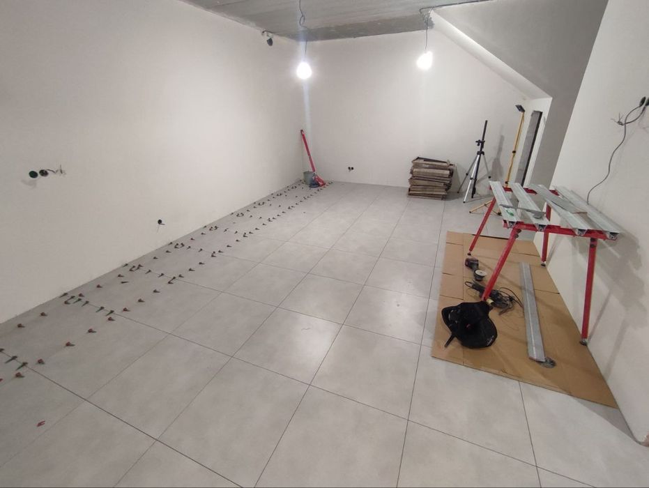 Укладання плитки. Плиточні роботи. Укладка плитки. Плиточник