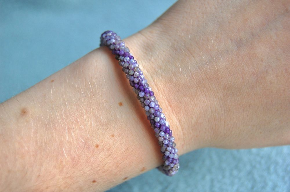 Rękodzieło bransoletka na szydełku z kamienia ametyst