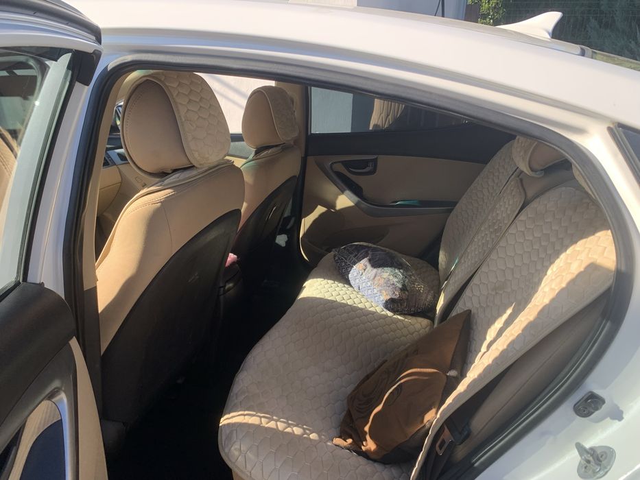 Hyundai Elantra 2013 року