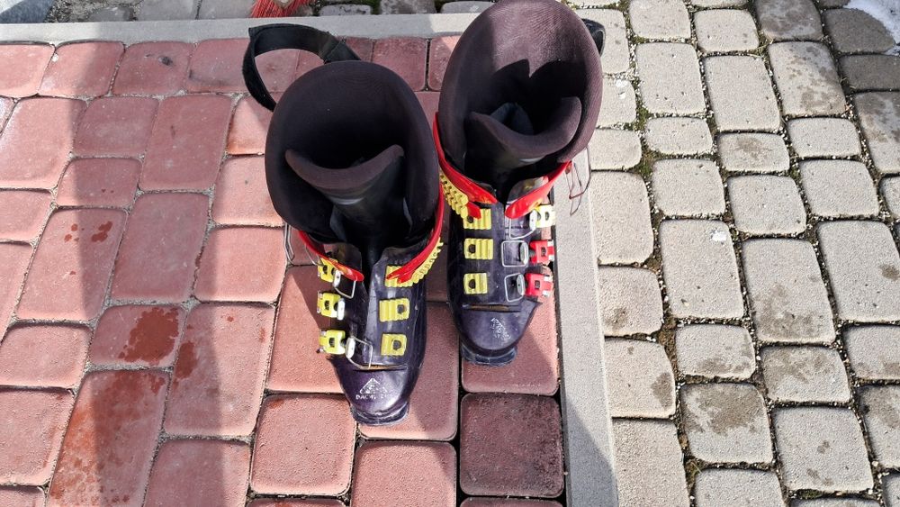 Sprzedam buty do nart