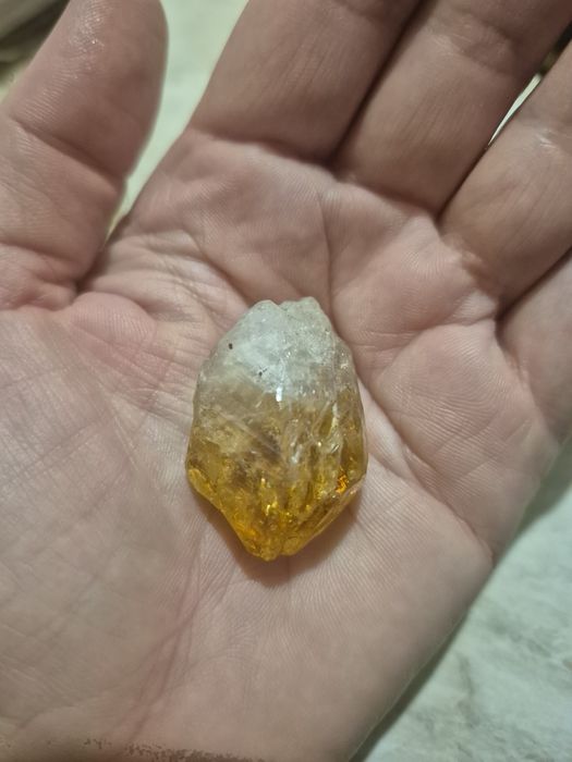 Натуральный камень.  Цитрин