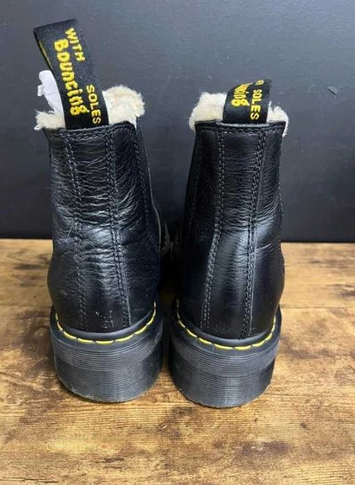 3f.Botki skórzane damskie Dr. Martens 2976 Quad