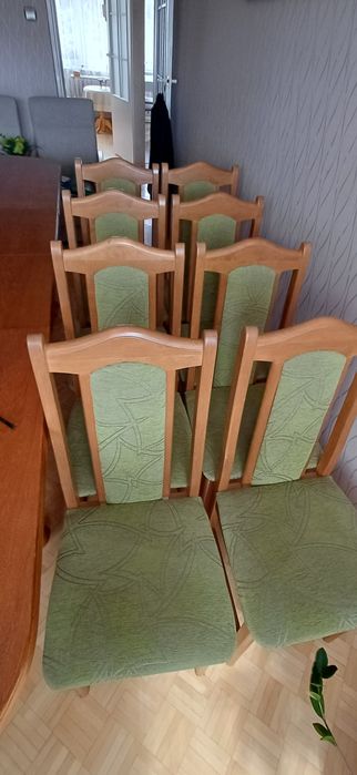 Duży stół jadalniany z 8 krzesłami